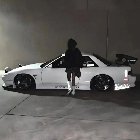 Meet your Posher, Destiniee - Picture 1 of 1